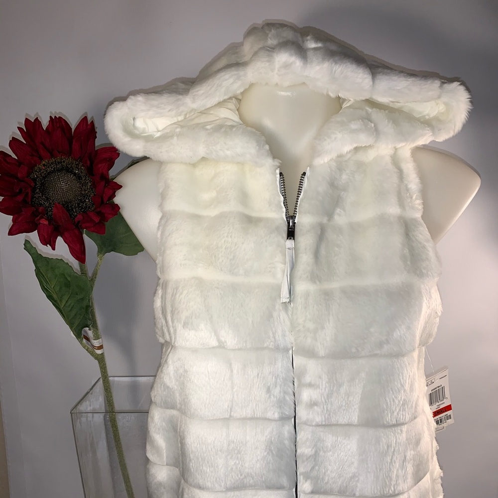 💥PRICE DROP💥American Rag Furry Vest XS Women